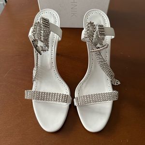 NEW IN BOX Manolo Blahnik Bashifa Crystal Embellished White 105mm - 40.5